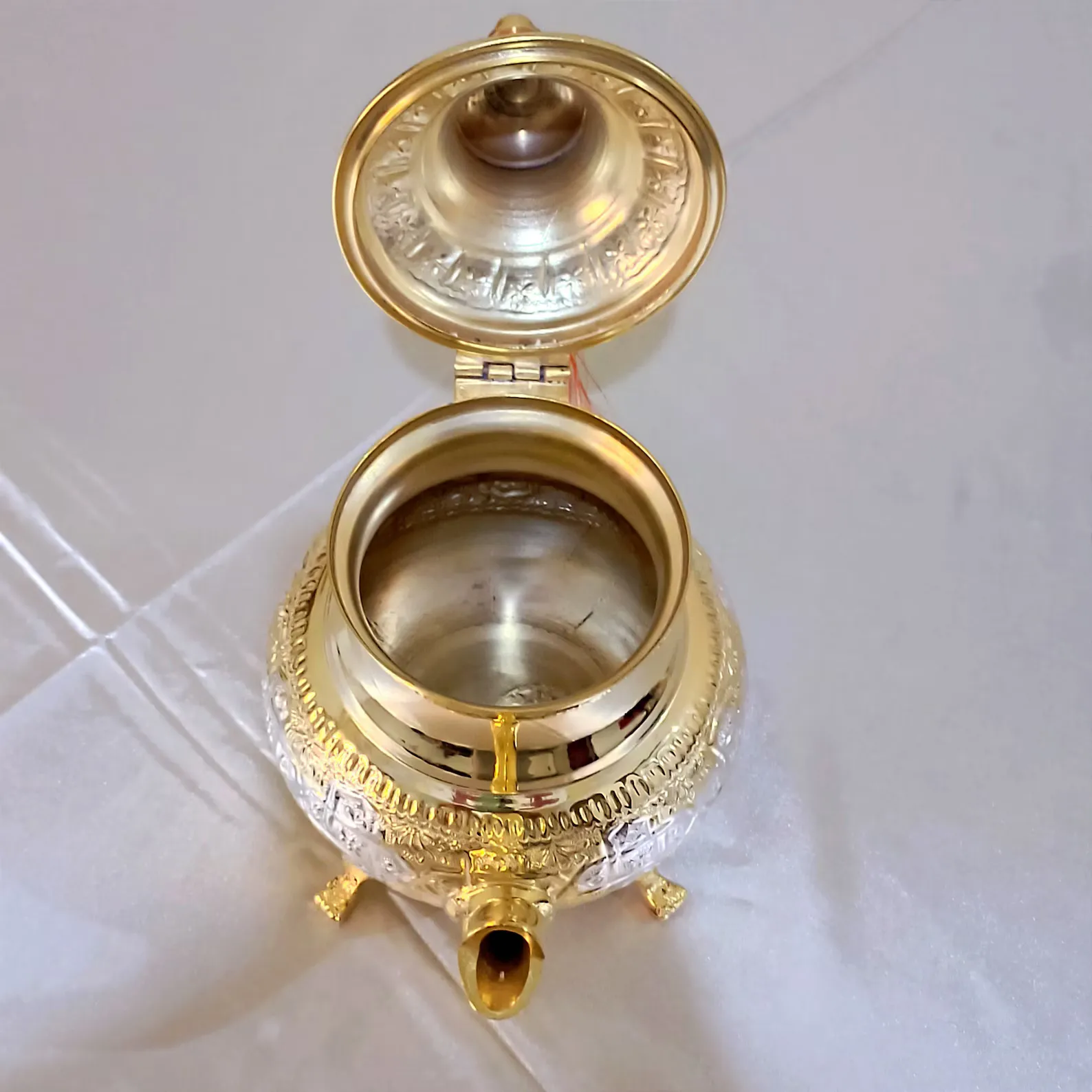 Hand-Hammered Brass Teapot from Fès — view 3