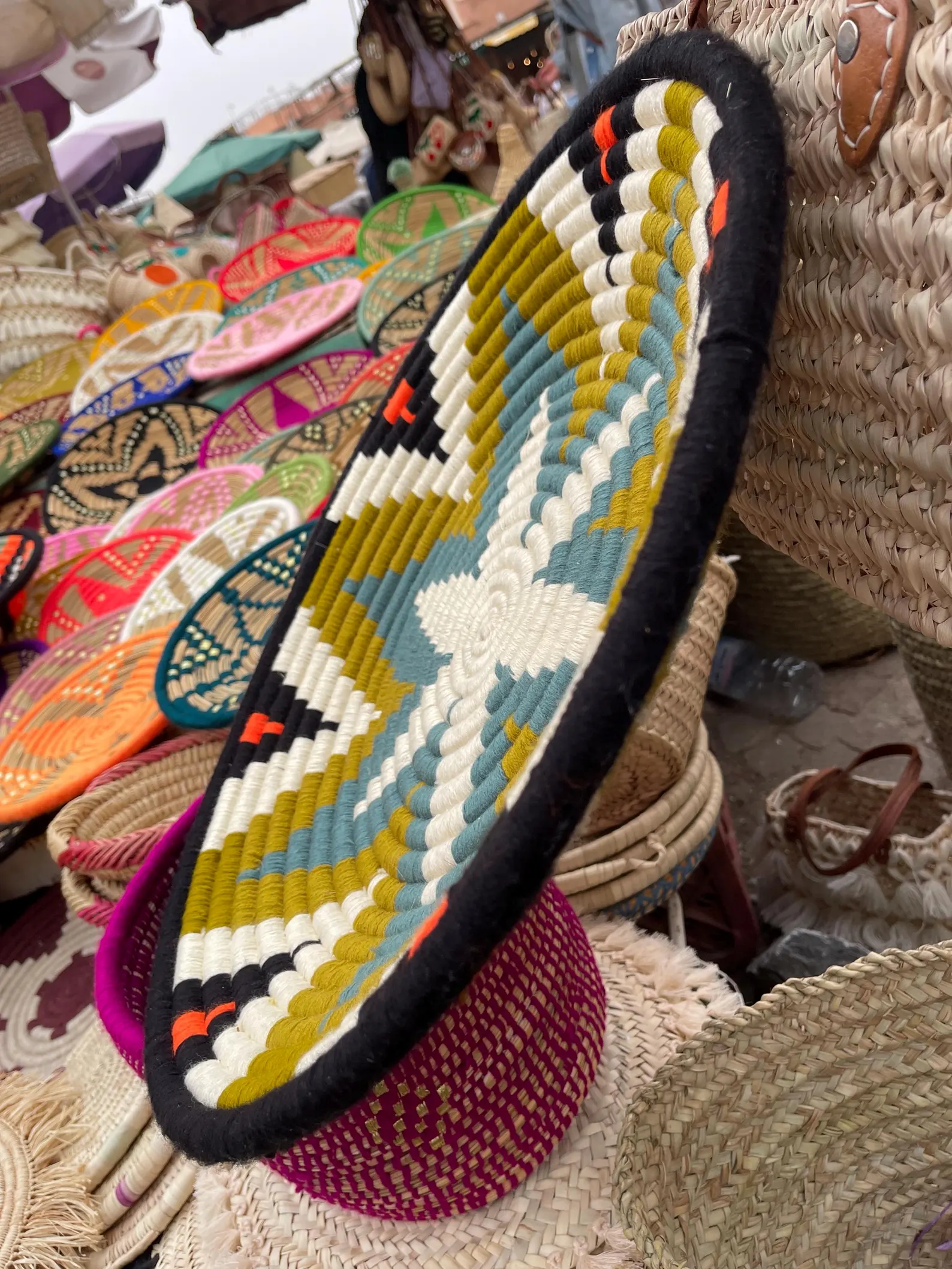 Handwoven Moroccan Basket Tray with Geometric Patterns – 32cm — view 14