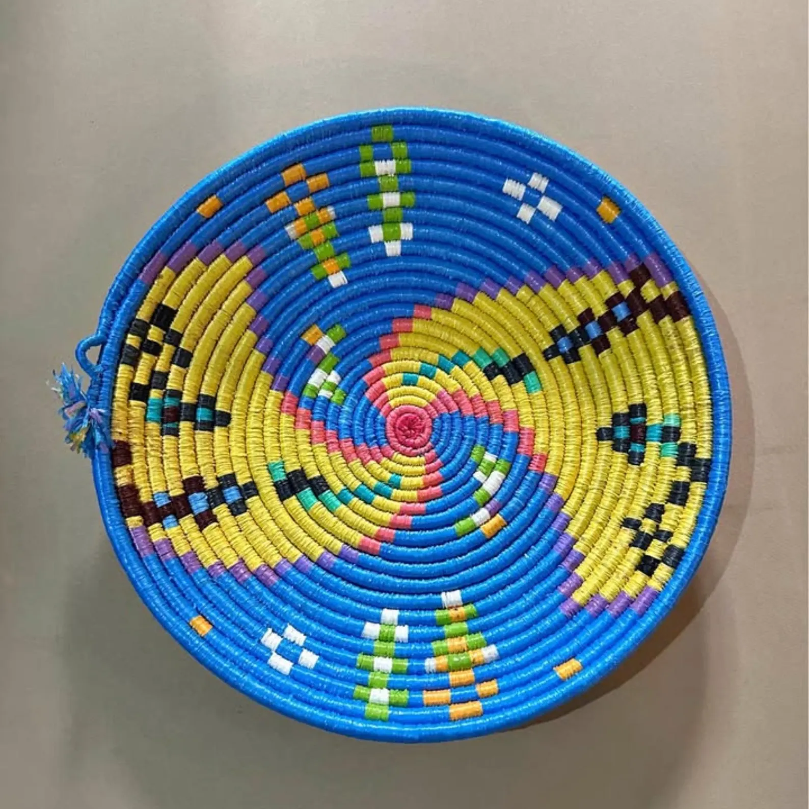Handwoven Moroccan Berber Basket – Colorful Boho Wall Decor – Handmade Amazigh Straw Woven Tray (Black, Blue, Red)