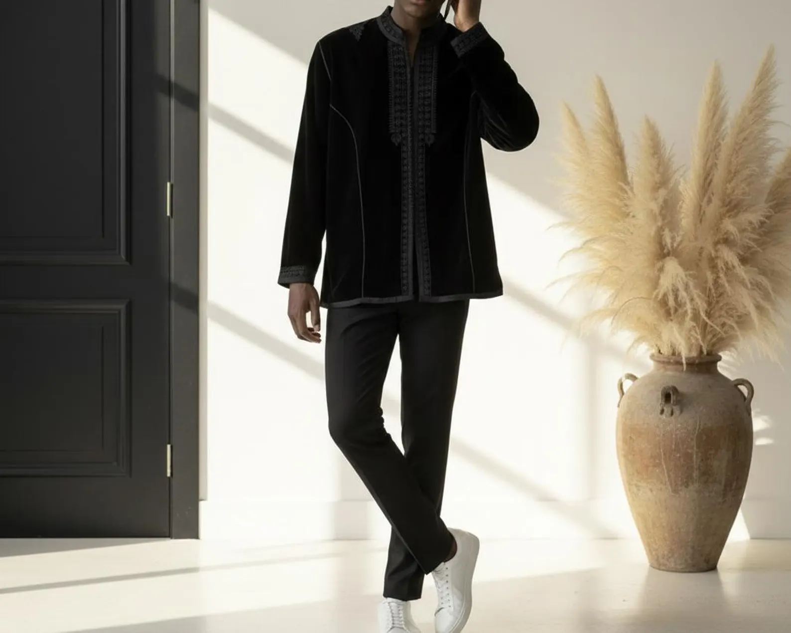 Handwoven Cotton Jabador from Salé with Embroidery — view 10