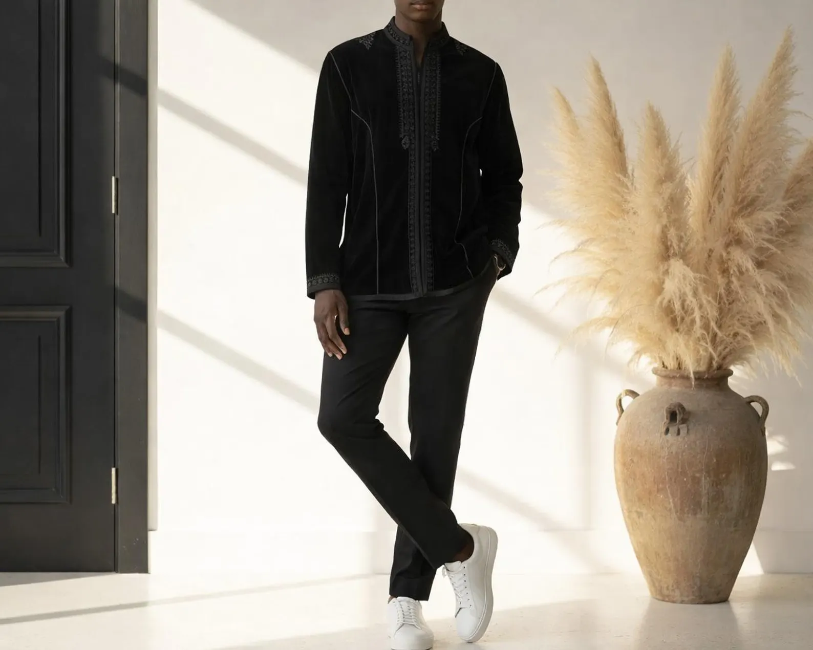 Handwoven Cotton Jabador from Salé with Embroidery — view 8