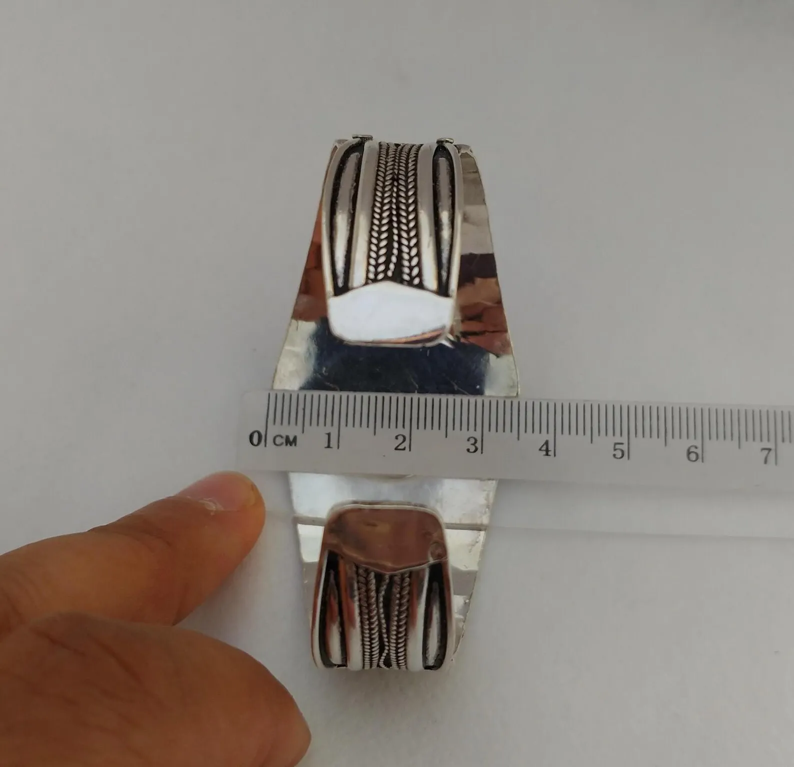 Tiznit Silver Agate Cuff with Filigree Metalwork — view 4