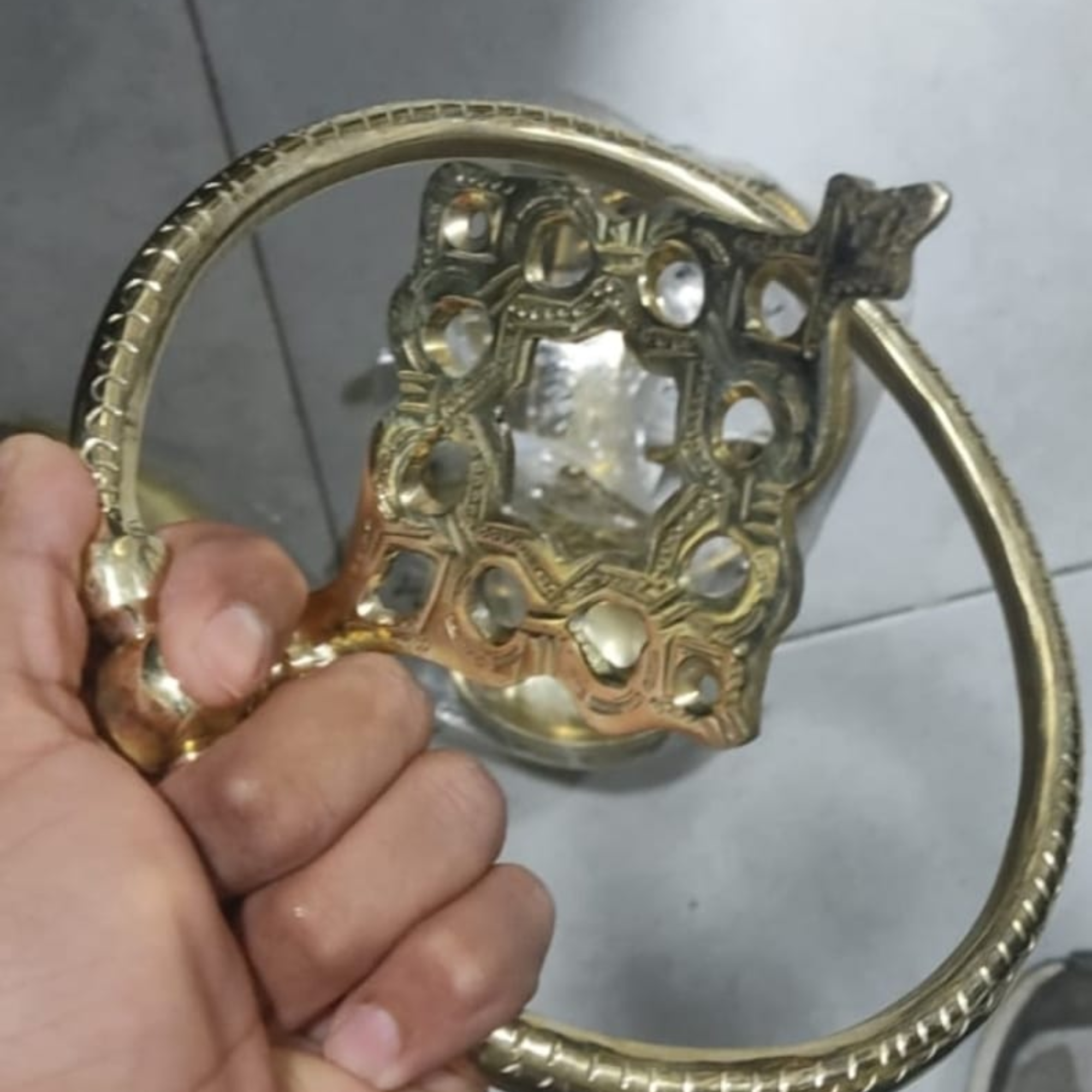 Moroccan Brass Bathroom Set – Hand-Engraved Towel Bar, Toilet Paper Holder & Wall Cup — view 8