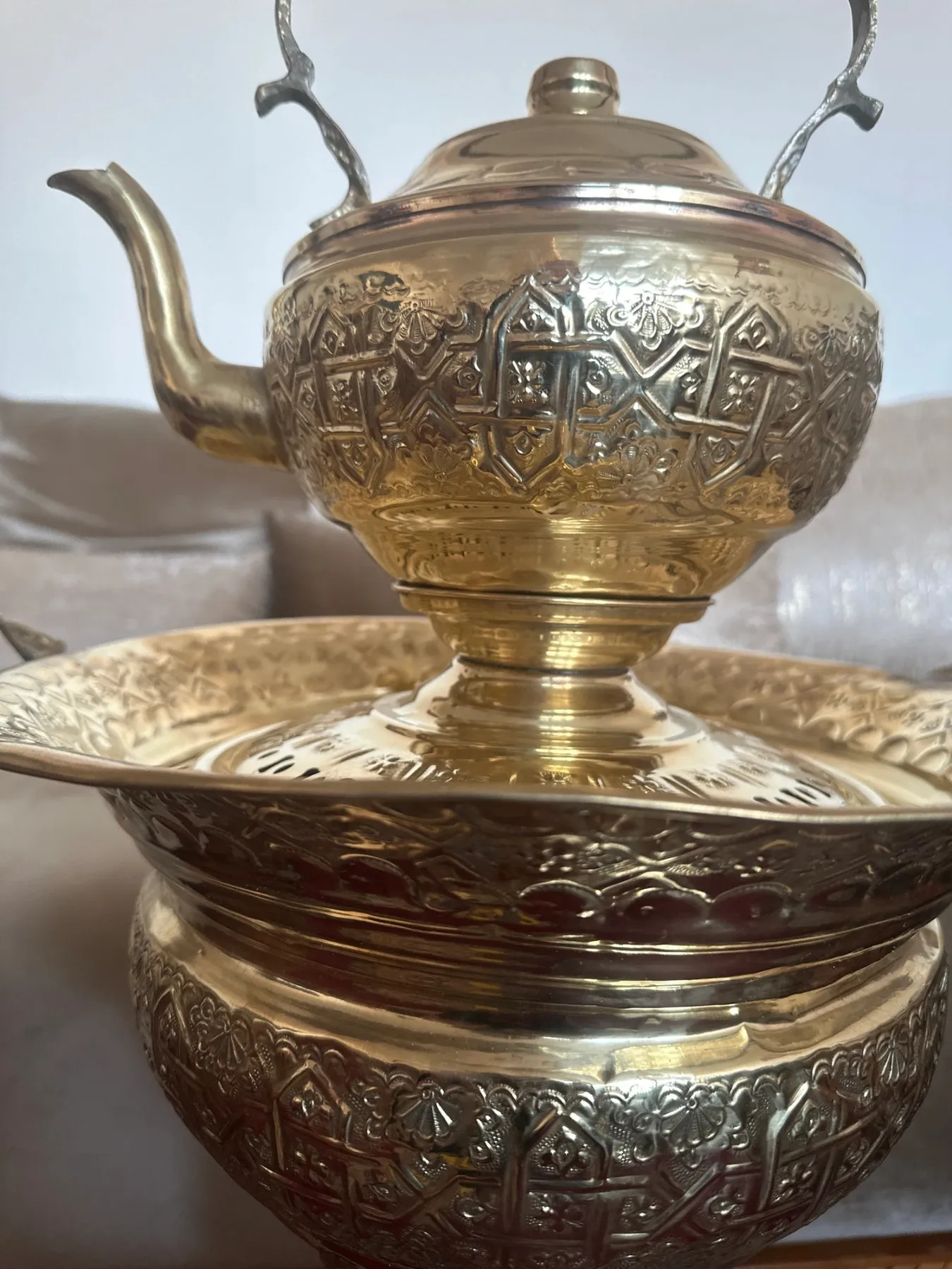 Moroccan Brass Hand-Washing Set, 100 cm Standing Tass by Mehdi Ba. — view 3