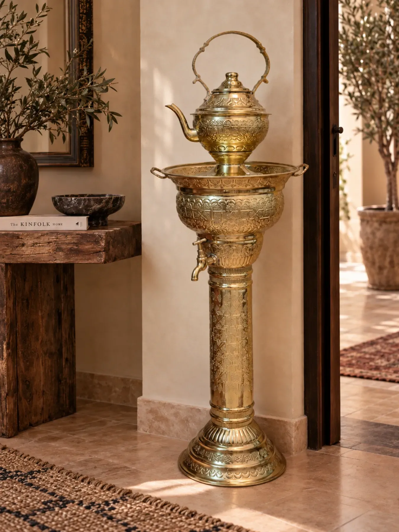 Moroccan Brass Hand-Washing Set, 100 cm Standing Tass by Mehdi Ba.