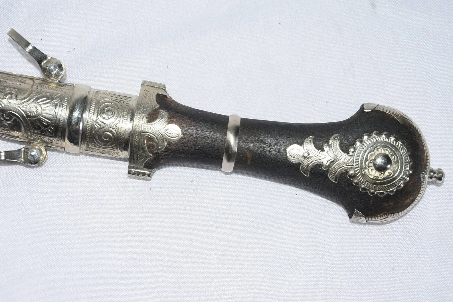 Moroccan Koummya Dagger – Handmade Berber Ceremonial Knife with Red Tassel – Engraved Tribal Display Piece — view 7