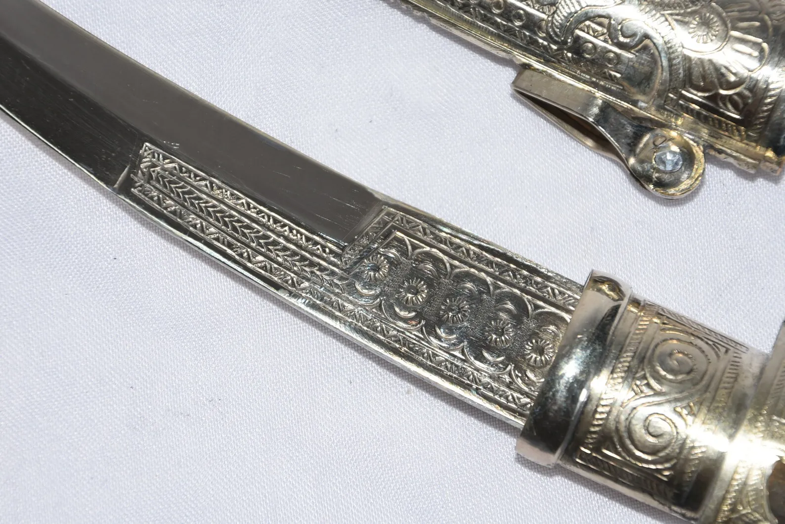 Moroccan Koummya Dagger – Handmade Berber Ceremonial Knife with Red Tassel – Engraved Tribal Display Piece — view 8