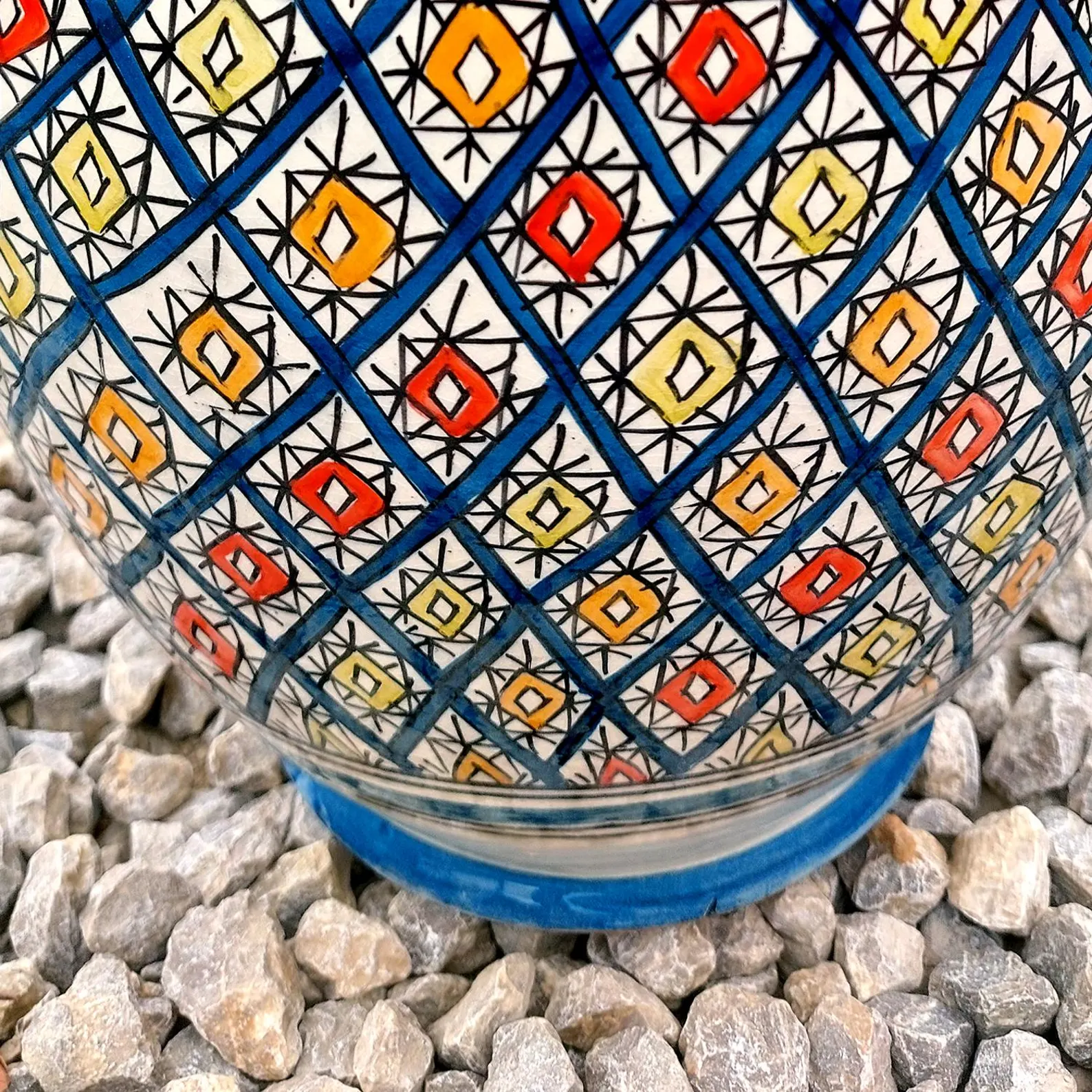 Fès Geometric Pottery Vase by maalem Najem — view 3