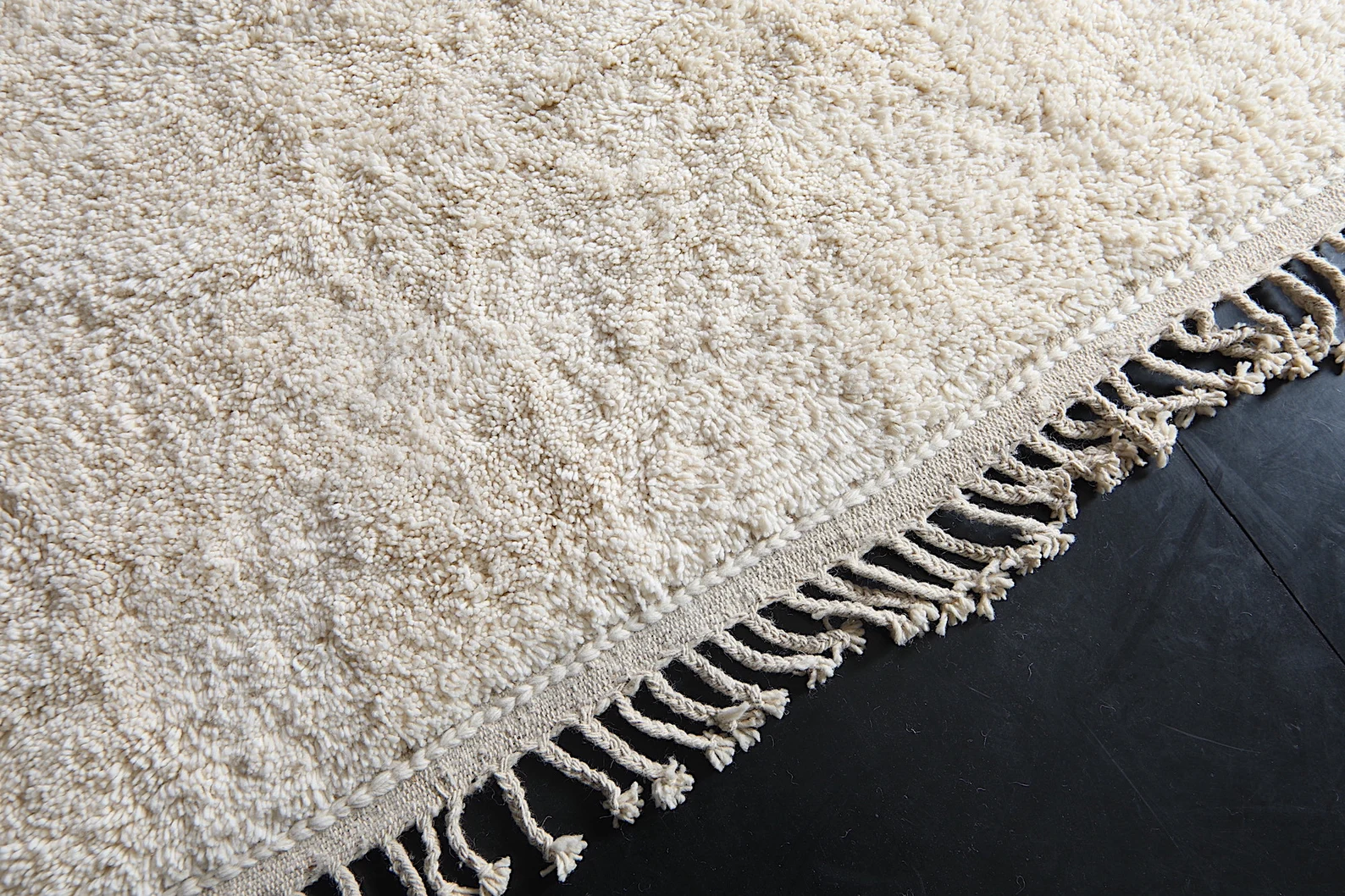 Hand-Woven Beni Ourain Wool Rug - Ivory — view 4