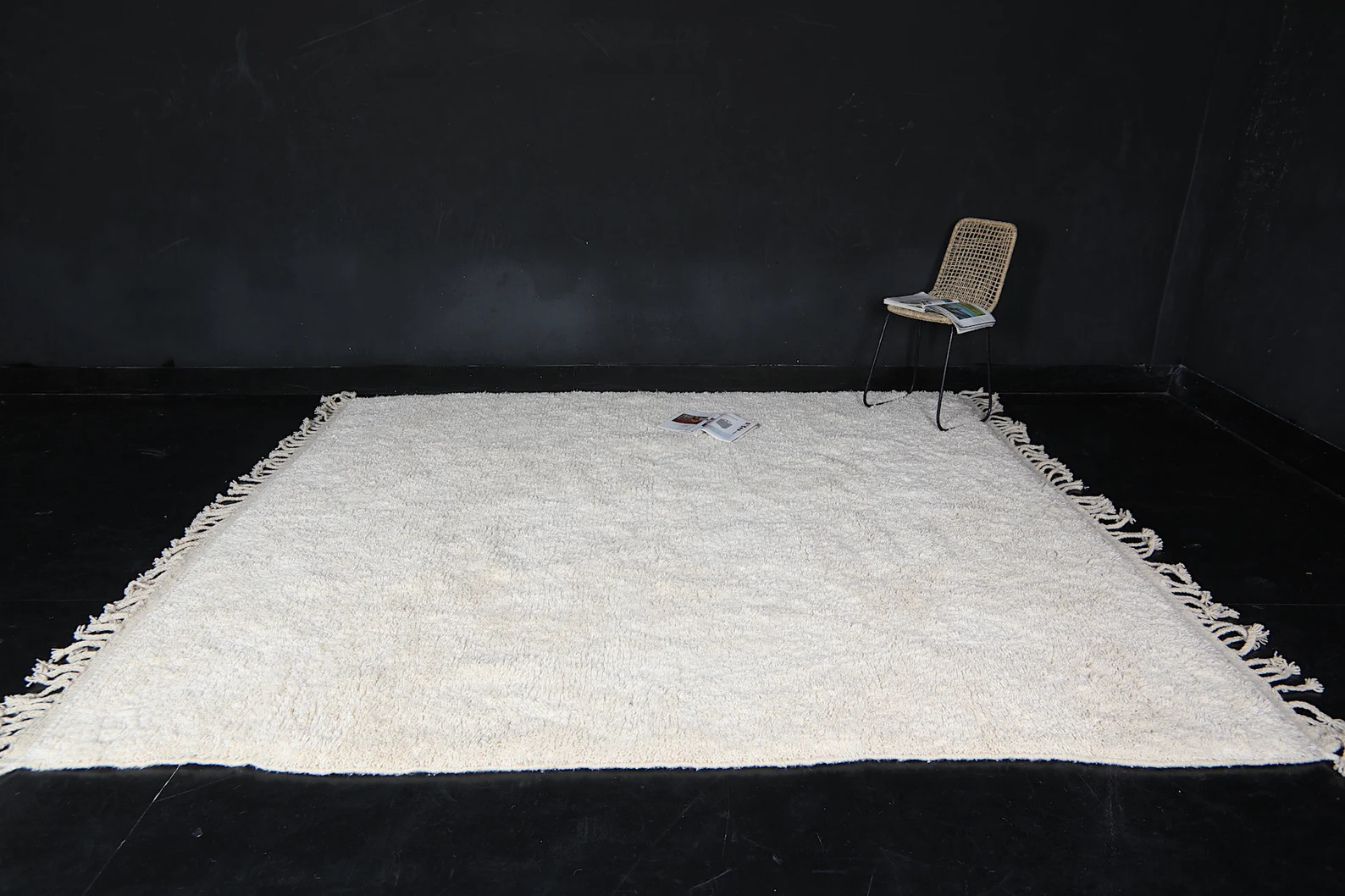 Hand-Woven Beni Ourain Wool Rug - Ivory