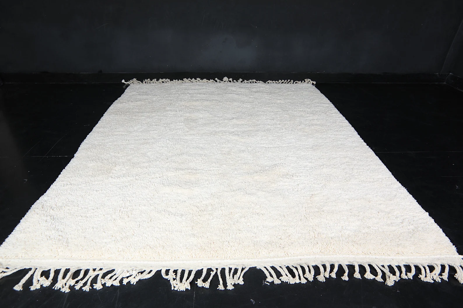 Hand-Woven Beni Ourain Wool Rug - Ivory — view 10